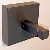 QU 241. 18 Matt black Крючок одинарный, латунь, 50х52х50 мм QU24118 QU 241. 18 Matt black Крючок одинарный, латунь, 50х52х50 мм QU24118